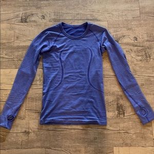 Lululemon long sleeve size 4